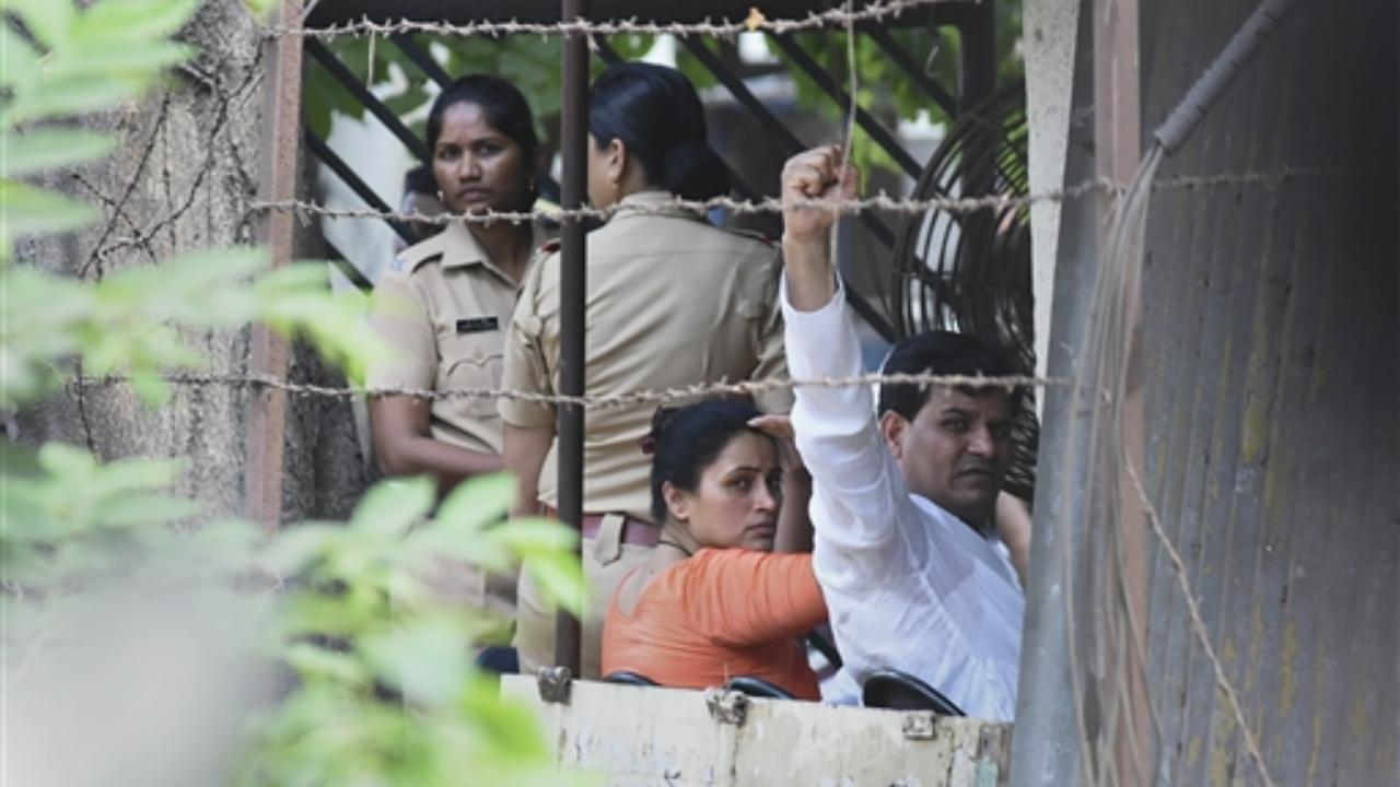 Since when reciting Hanuman Chalisa has became seditious, asks BJP; backs Ranas